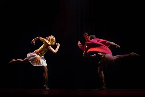 AFP 9275aa crop-copy